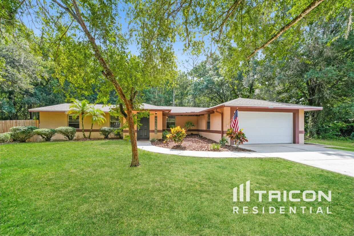 Foto principal - 18307 Oakdale Rd