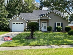 Building Photo - 107 Persimmon Cir