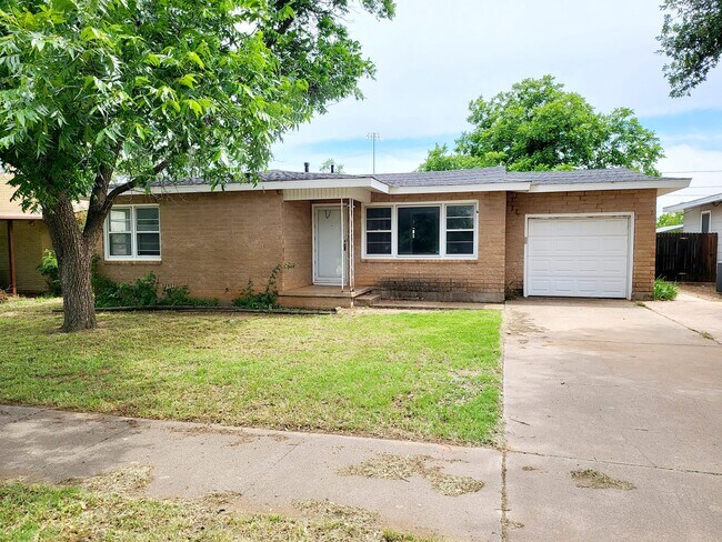 Building Photo - 3208 42nd St