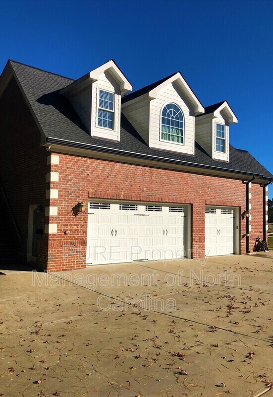 Foto del edificio - 3024 Abington Ln