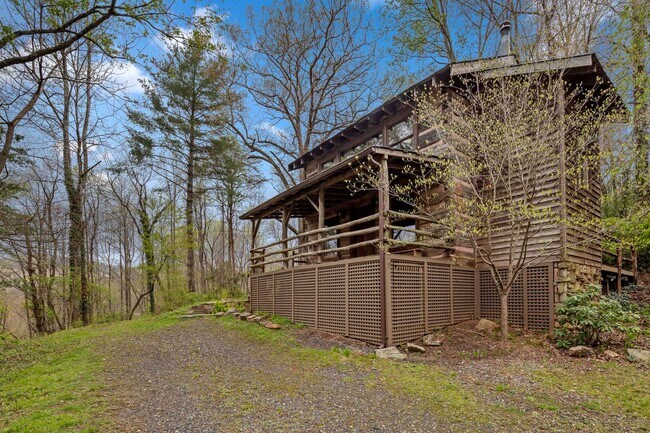 Foto del edificio - Sovereign Oaks Cabin