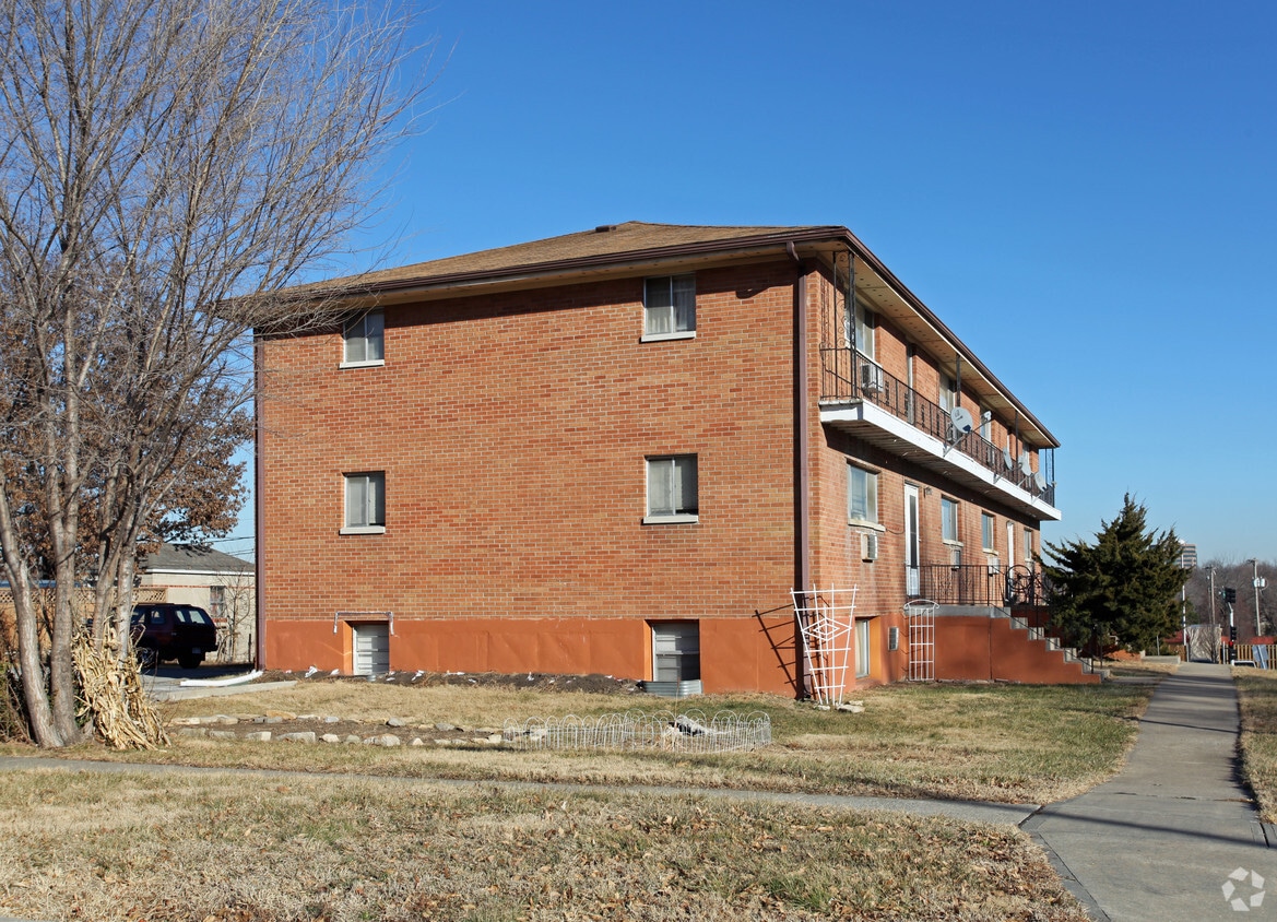 Primary Photo - 2316-2320 W 47th Ave