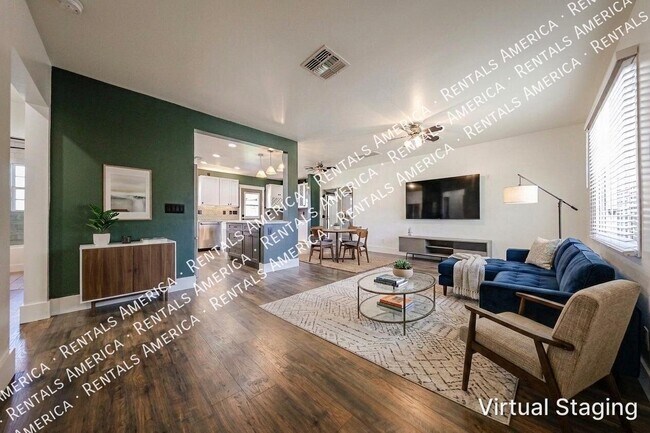 Building Photo - 1310 W Glenrosa Ave