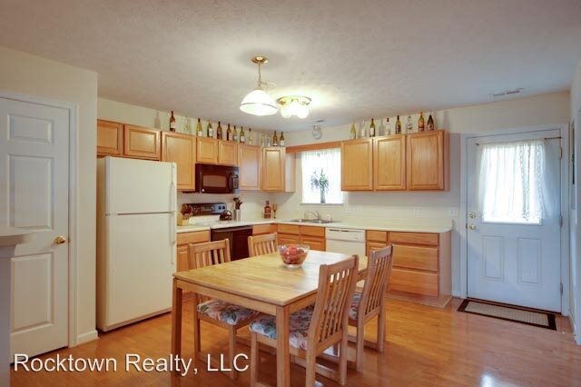 Building Photo - 3 br, 2.5 bath House - 327 Emerson Lane