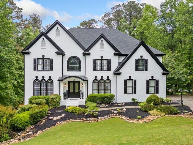 Building Photo - 882 Hallbrook Ln