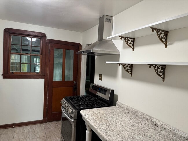 Building Photo - 317 Metairie Heights Ave