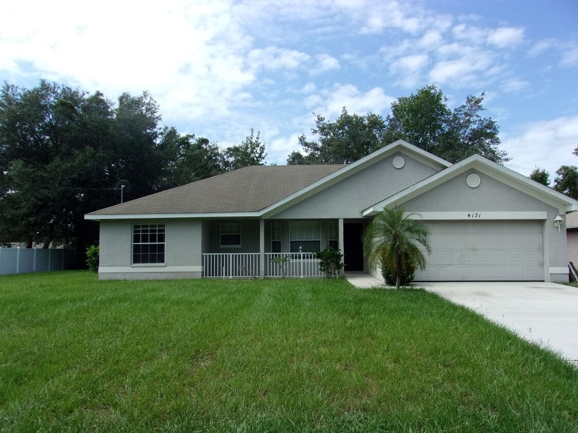 Primary Photo - Cozy 3 Bedroom Retreat in a Desirable Loca...
