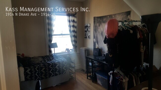 Building Photo - 1914 N Drake Ave
