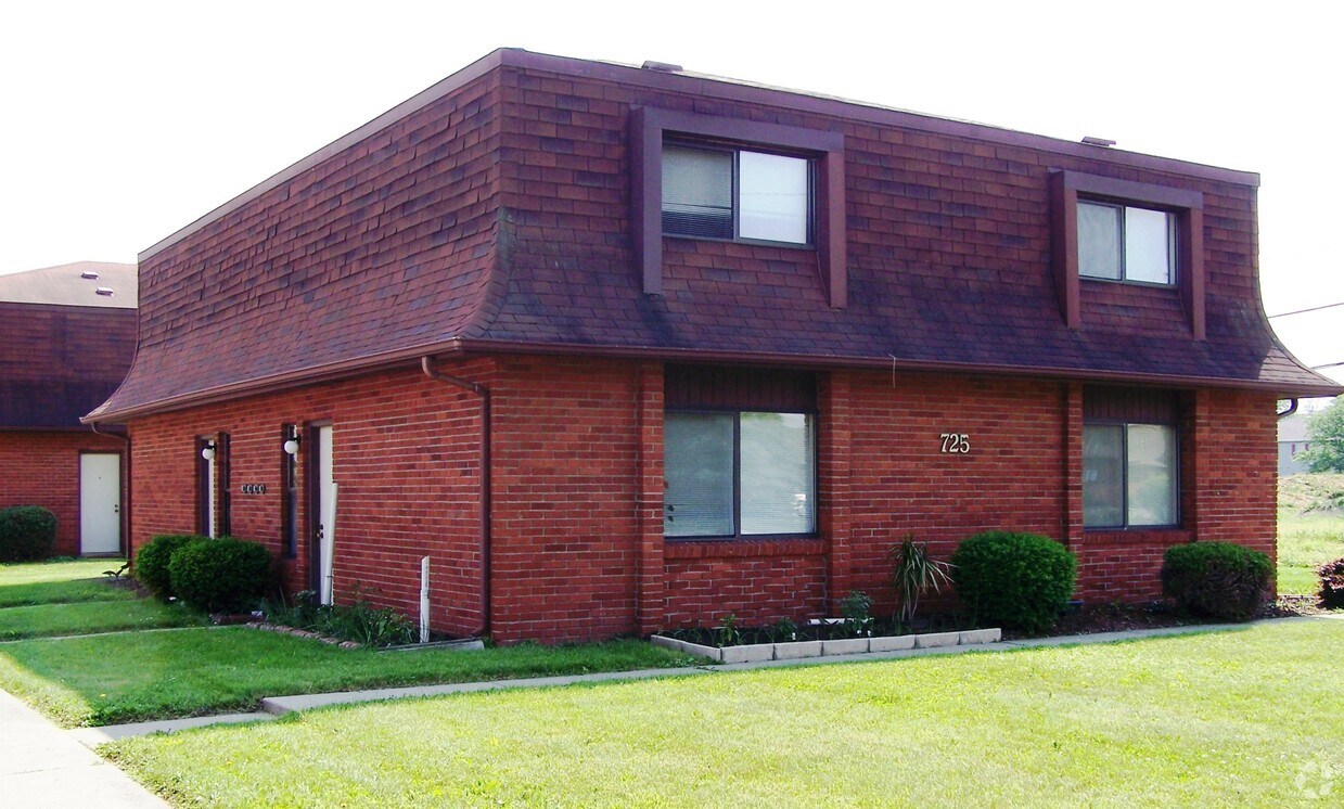 Building Photo - 715-725 Moull St