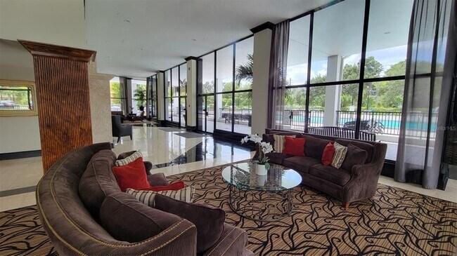 Vestíbulo - 400 E Colonial Dr