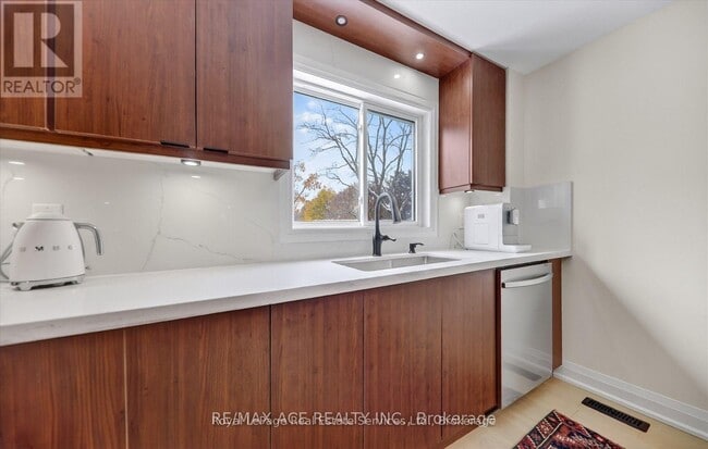 Building Photo - 100 Brimwood Blvd