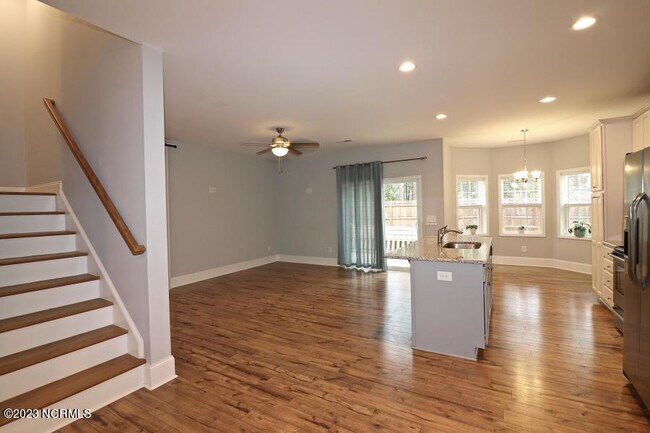 Building Photo - 2 Sawmill Ct