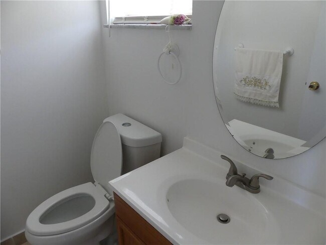 Foto del edificio - 950 Hillcrest Dr
