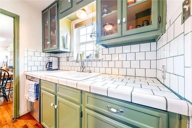 Foto del edificio - 3305 Larry Ln