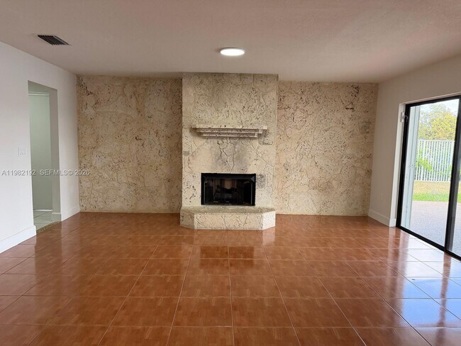 Foto del edificio - 3720 NW 116th Terrace