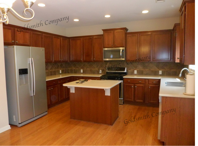 Building Photo - 420 Abby Cir