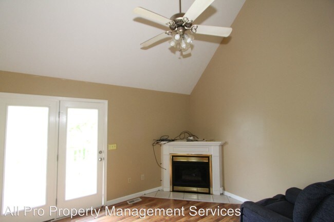 Building Photo - 2661 Valley Heights Dr