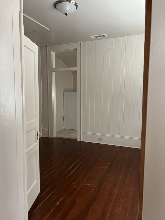 Dormitorio - 713 Evelina St