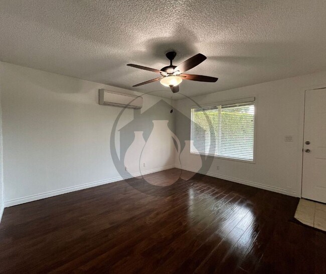 Foto del edificio - Ready to Move In!!!!  3 Bedroom 1 Bathroom...