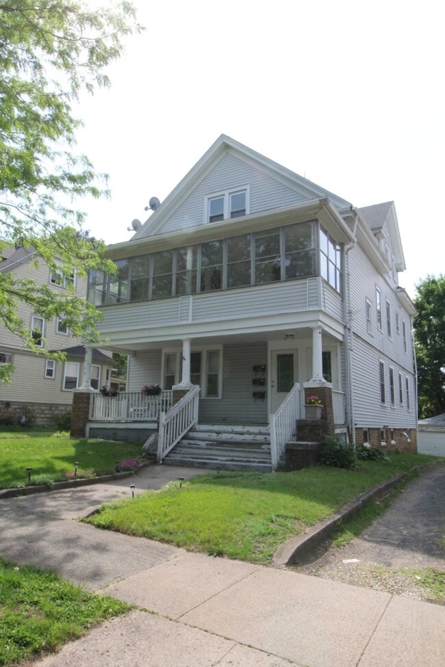 Building Photo - 217 S Whittlesey Ave