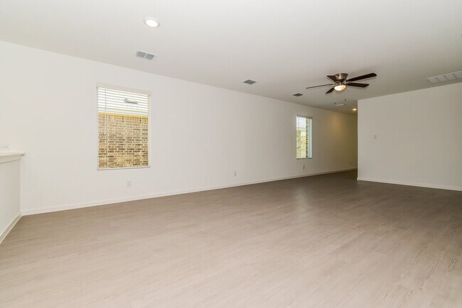 Foto del edificio - 1720 Crossbill St