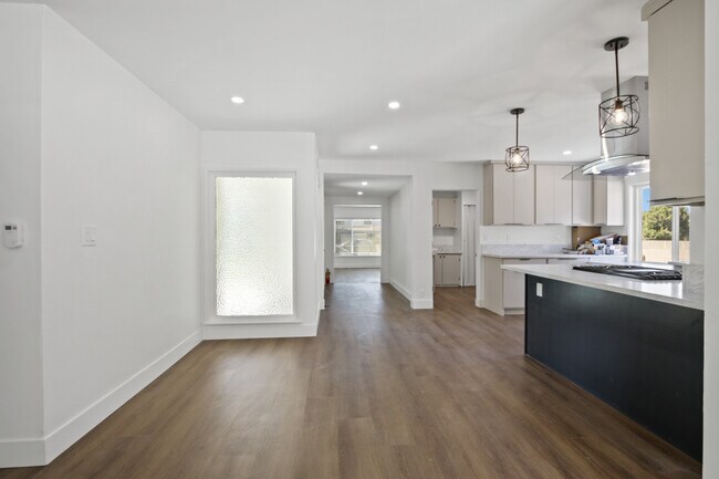 Foto del edificio - 8437 Everest St