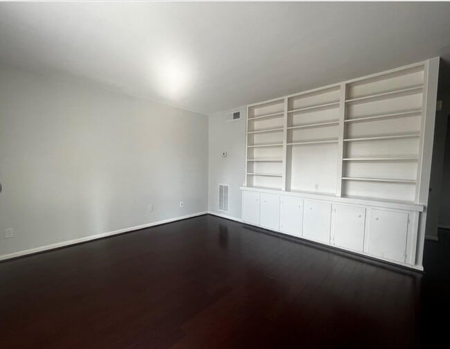 Building Photo - 5123 Del Monte Dr