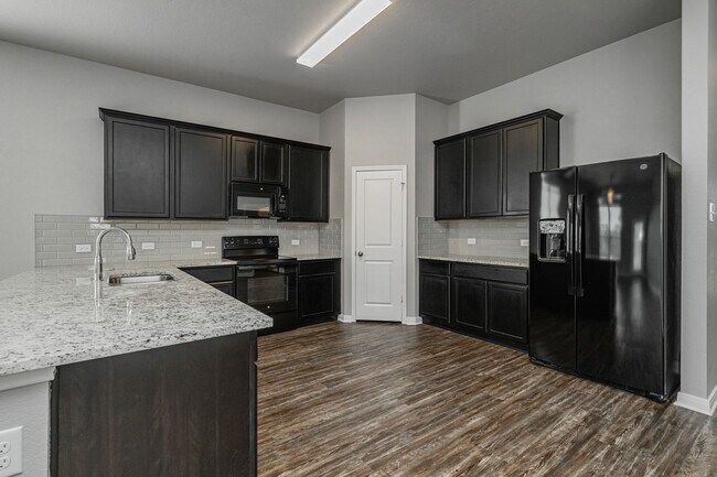 Foto del edificio - Move-In Ready in West Temple!
