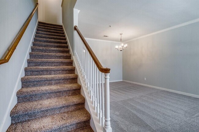 Building Photo - 575 S Virginia Hills Dr