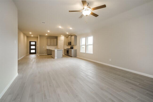 Foto del edificio - 610 Ellwood Terrace Ln