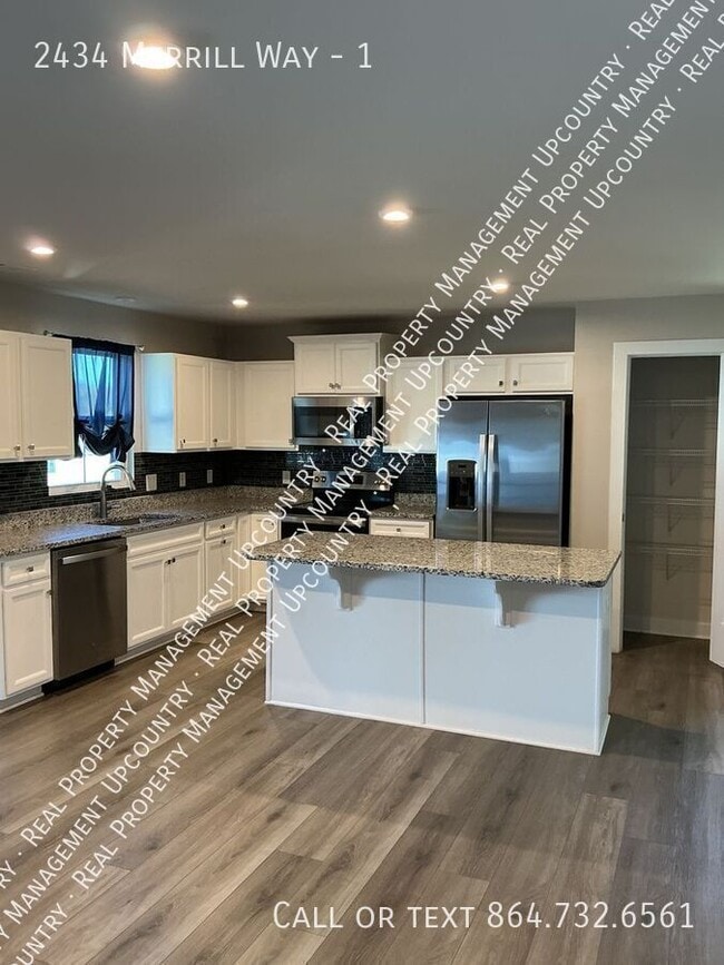 Foto del edificio - 2434 Merrill Wy