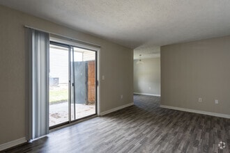 Clubhouse - Oakview Landing Apartments
