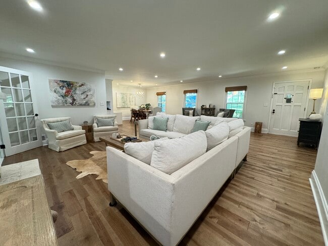 Building Photo - 2518 Bentbrook Dr