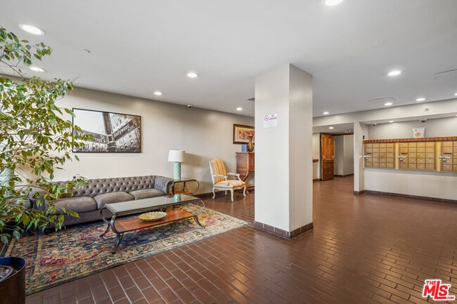 Building Photo - 1900 Vine St