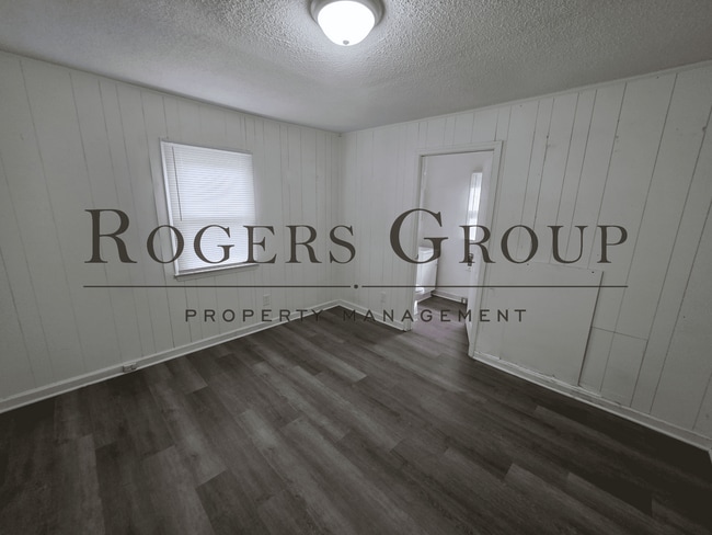 Building Photo - 217 Mineral Springs St