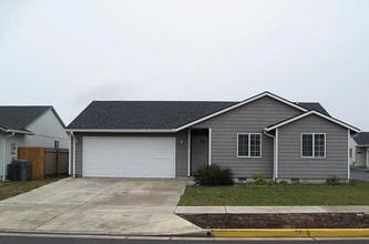Building Photo - 1075 Kees St