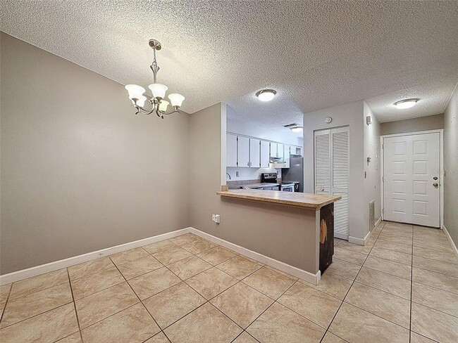 Foto del edificio - 7116 Barclay Ave