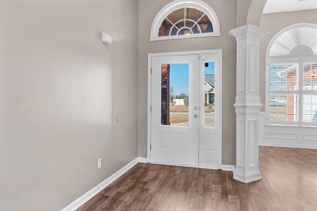 Foto del edificio - 119 Daventry Ln