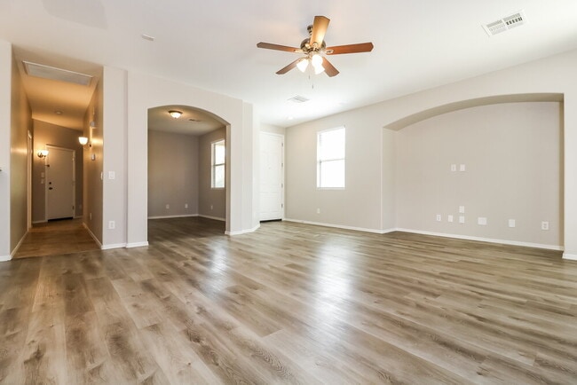 Building Photo - 17932 W Vogel Ave