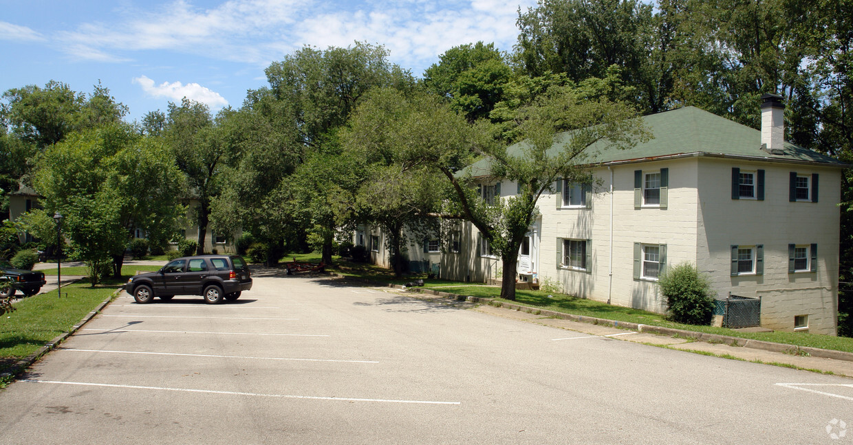 Primary Photo - Chilton Manor Apartments