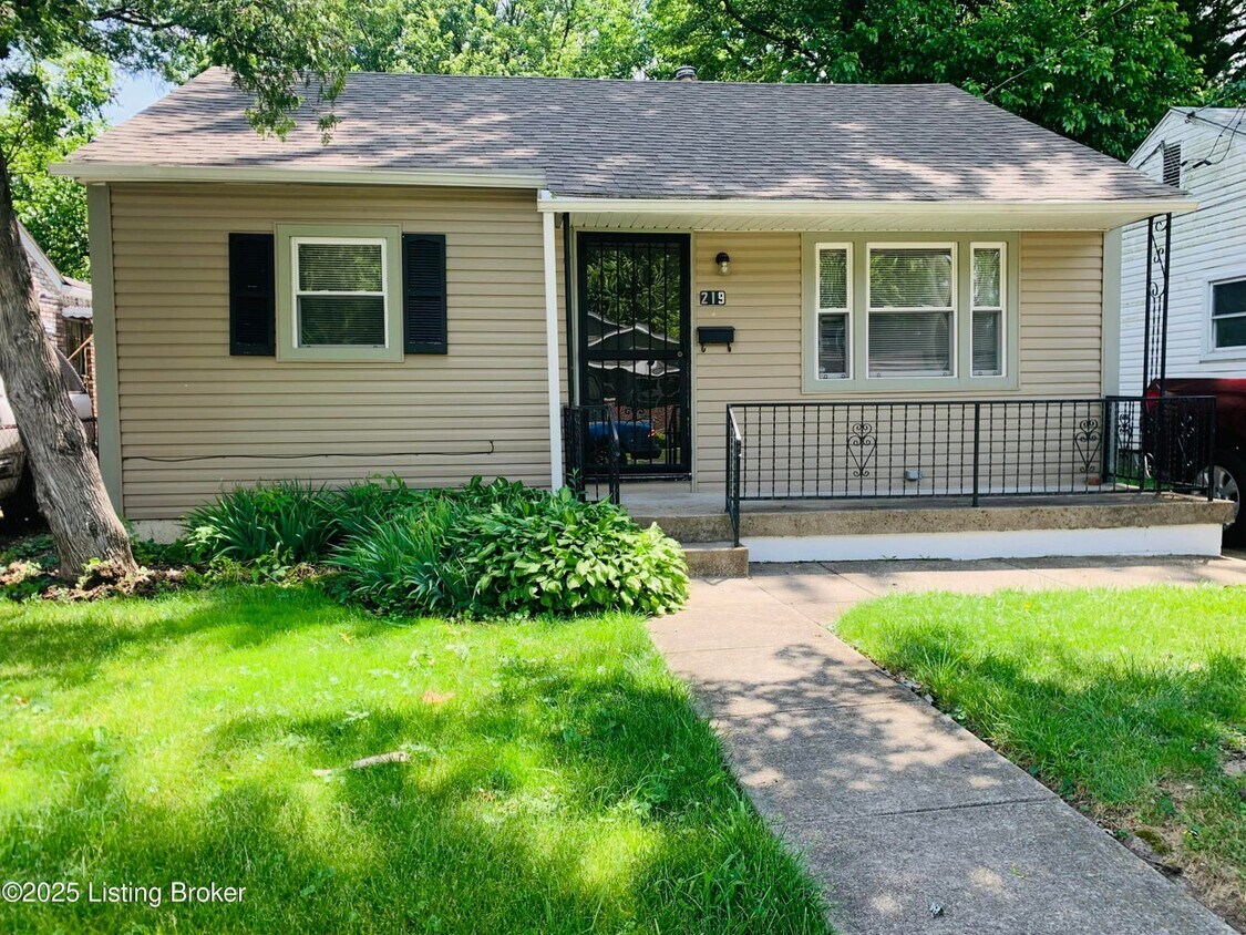 Primary Photo - 219 N 37th St