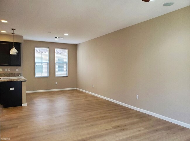 Building Photo - 2 br, 2.5 bath Townhome - 164 Heligan Lane 4