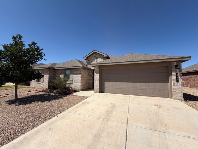 Foto del edificio - Beautiful 4 Bedroom 2 Bath Home in Wollforth!