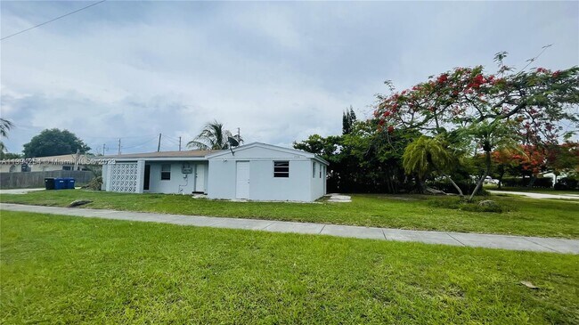 Foto del edificio - 17193 NE 18th Ave