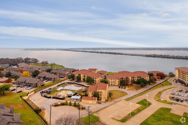 Aerial Photo - Water's Edge Lake Ray Hubbard