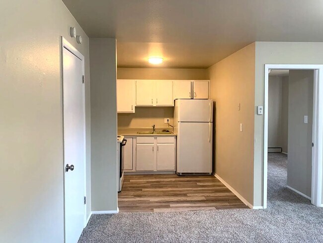 Foto del edificio - 1660 Moore Ave