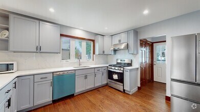 Building Photo - 21 3rd St