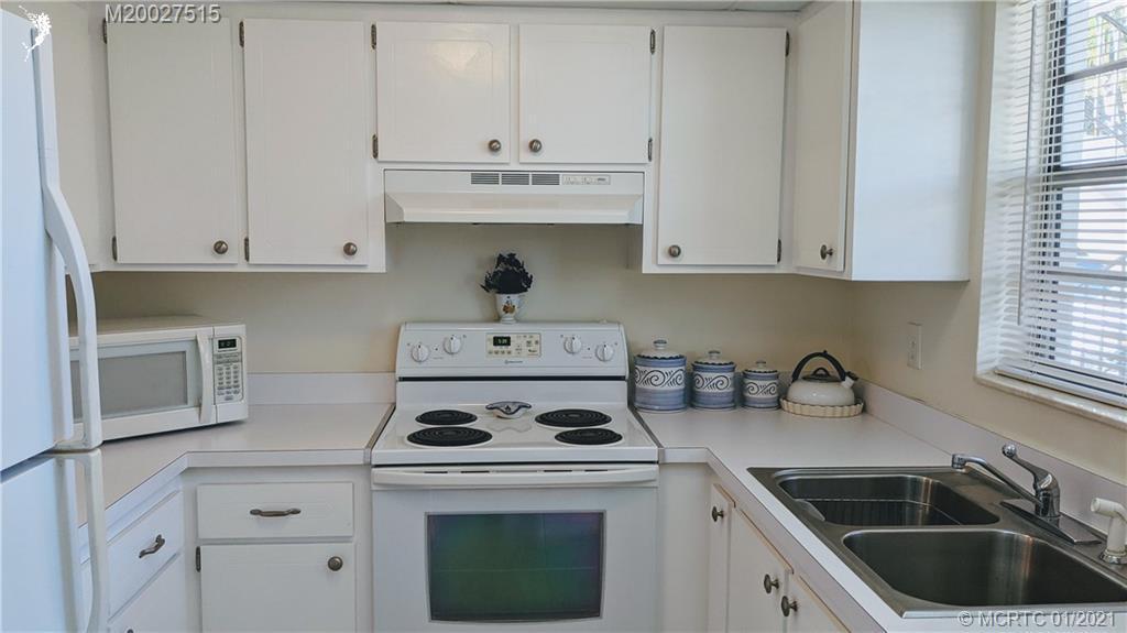 Primary Photo - 2950 SE Ocean Blvd