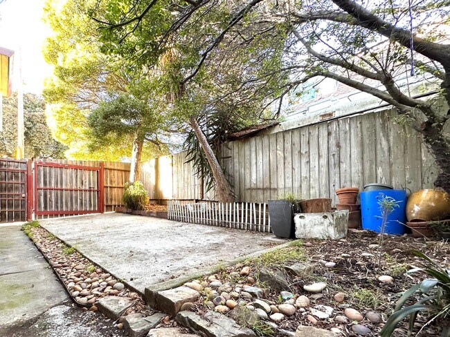 Foto del edificio - 496 Wilde Ave