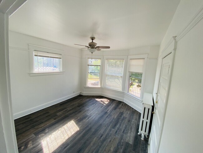 Building Photo - Best Coast Properties 314 Tenth Street